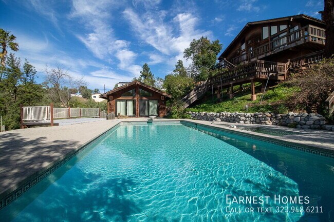 Building Photo - 11619 Lerdo Ave