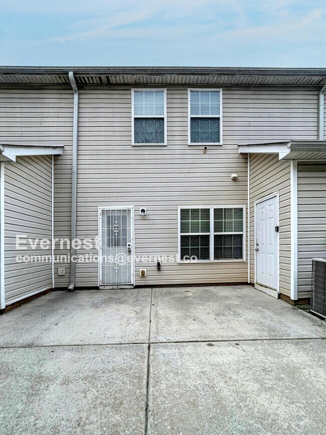 Building Photo - 8637 Thomas Ln