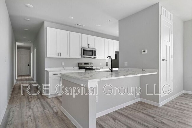 Building Photo - 948 S Corinth St Rd