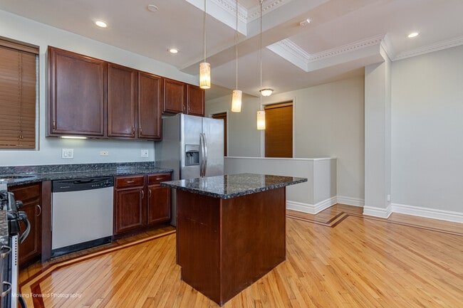 Building Photo - 4852 S Prairie Ave