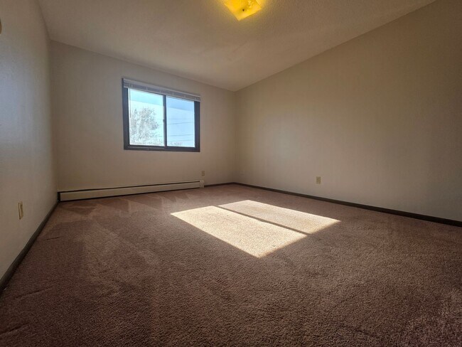 Building Photo - 700 Brandon Ave