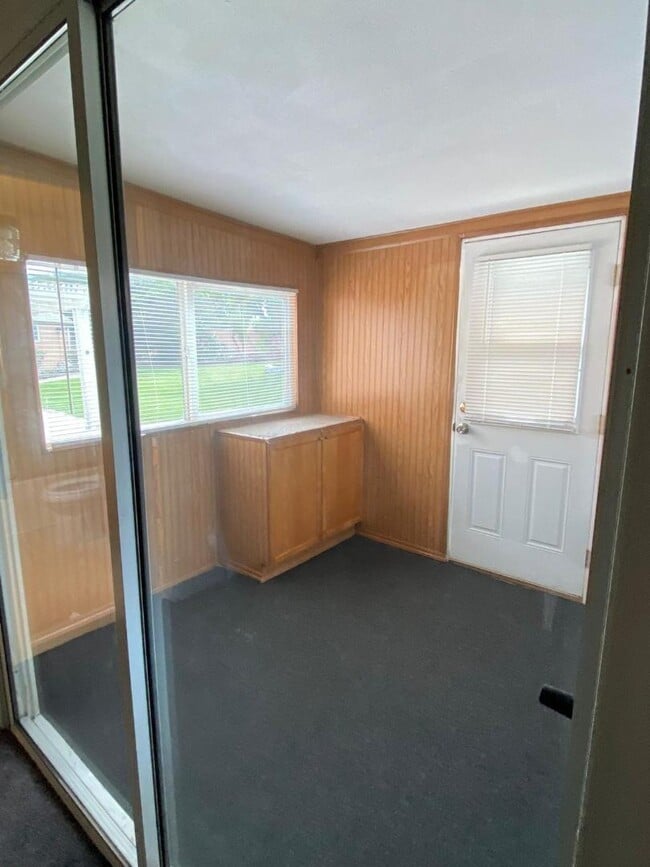 Building Photo - 4414 Royal Pine Cir