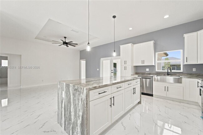 Building Photo - 5203 Birch Dr