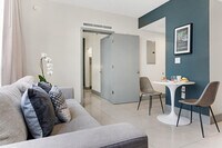 Building Photo - 1700 SW 2nd Ave