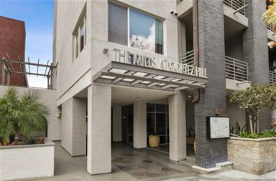 Building Photo - 1642 7th Ave