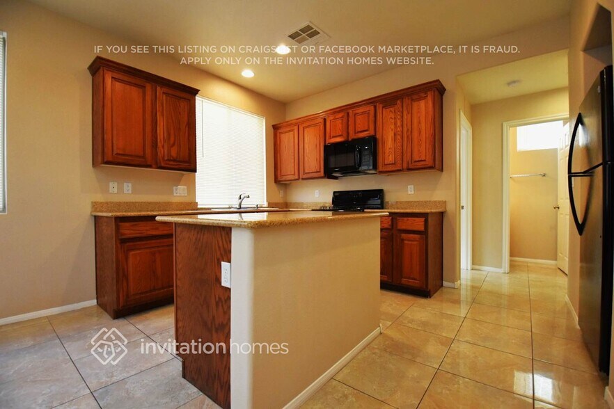 Building Photo - 7641 Pallon Ave