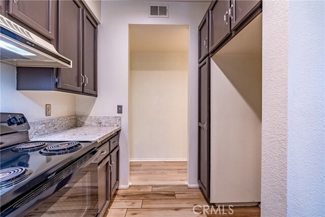 Building Photo - 5744 E Creekside Ave