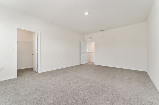 Building Photo - 1386 NW 132nd Cir