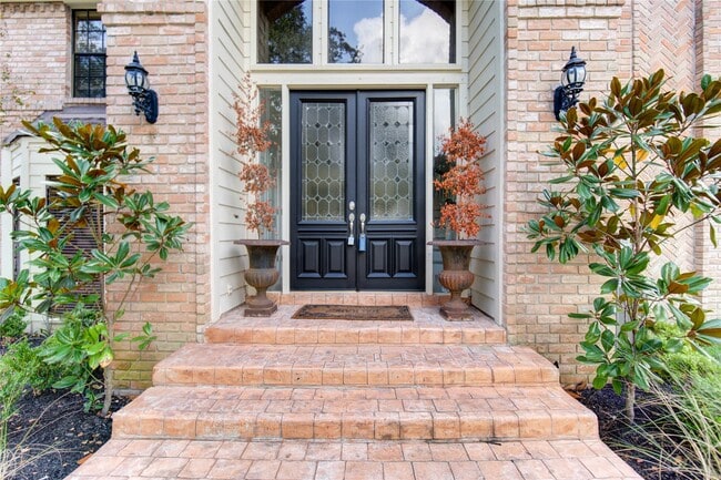 Building Photo - 714 Last Arrow Dr