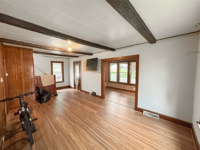 Building Photo - 111 Bigelow St