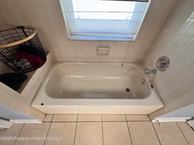 Building Photo - 5281 Aaron Ln