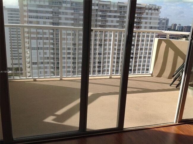 Building Photo - 1950 S Ocean Dr