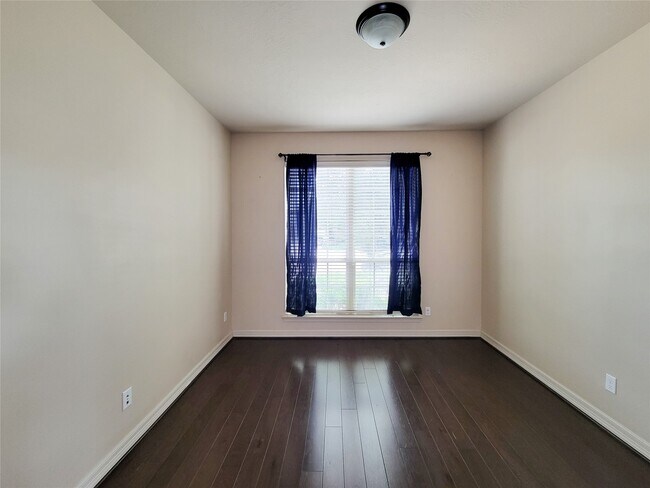 Building Photo - 2210 Pearl Bay Ct