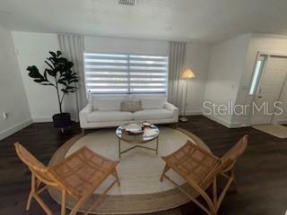 Building Photo - 1802 Los Alamos Dr