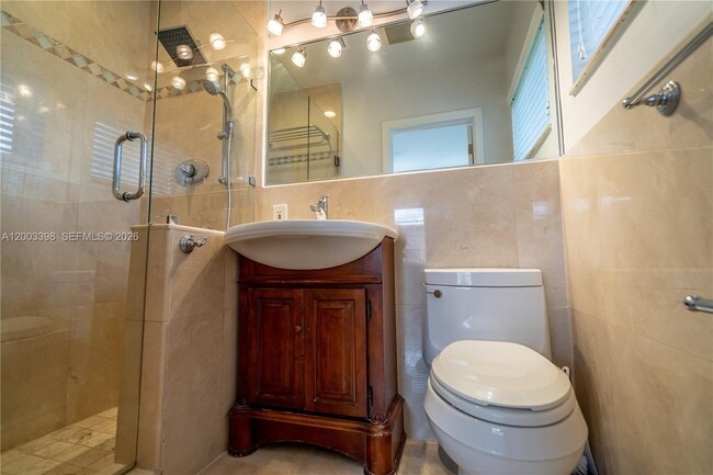 Building Photo - 475 S Shore Dr