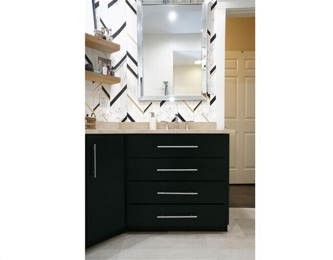 Building Photo - 1000 Liberty Park Dr