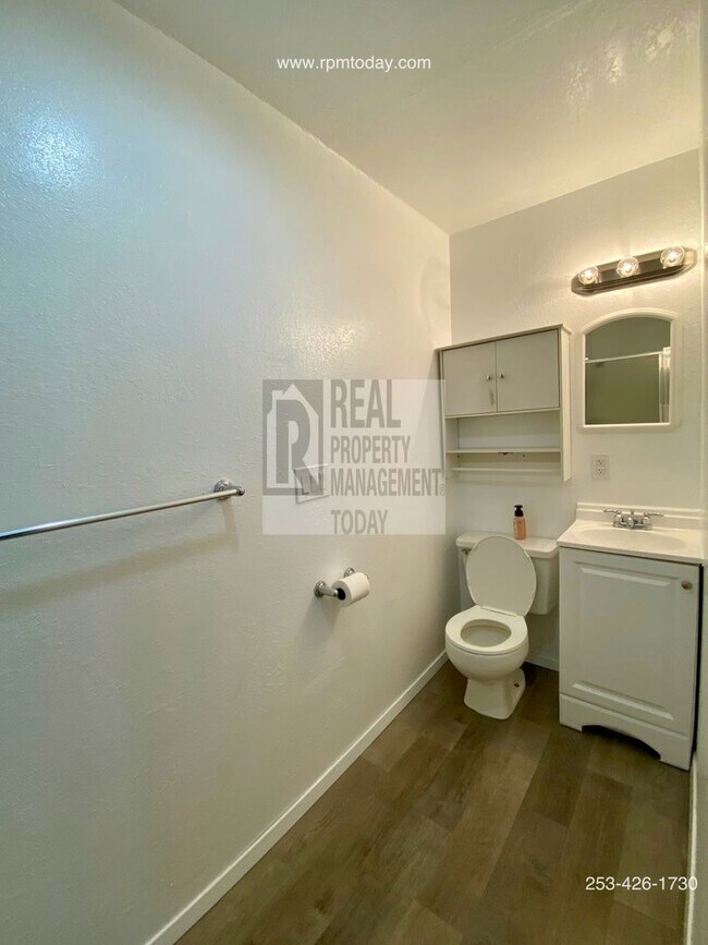 Building Photo - Charming 3 Bedroom Rambler in Tacoma!