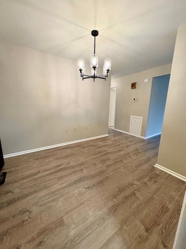 Building Photo - 2109 Greenery Ln