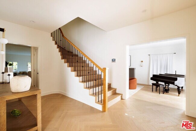 Building Photo - 308 S Highland Ave