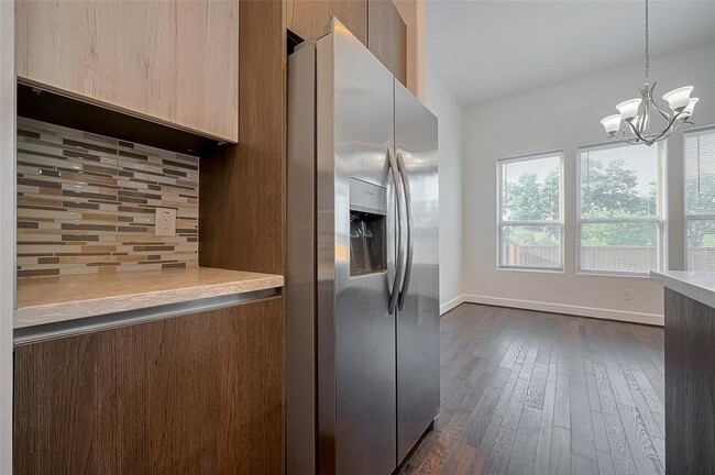 Building Photo - 9404 Glenfield Ct