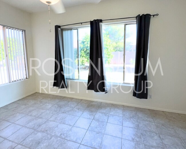 Building Photo - Stunning 2-beds, 2-baths home located in t...