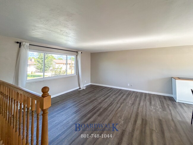 Building Photo - Spacious 4-Bed Home with In-Law