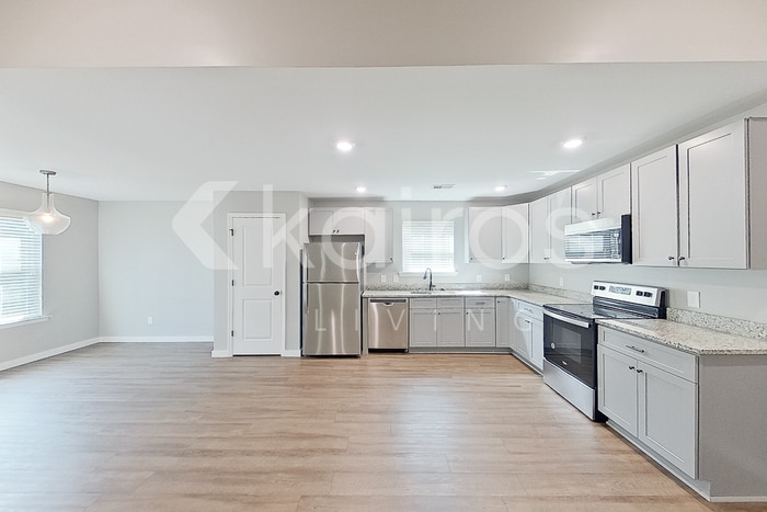 Building Photo - 126 Hughes Dr