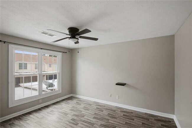 Building Photo - 218 Mill Creek Pl
