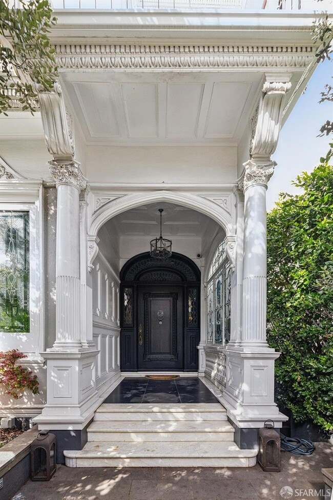 Building Photo - 2336 Broadway