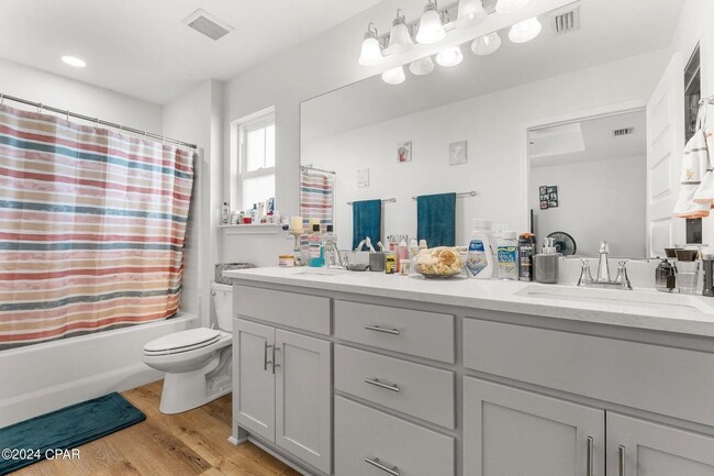 Building Photo - 3 Bedroom, 2 Bathroom, Family Friendly Neighborhood