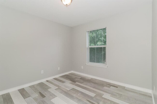 Building Photo - 6805 Doyal Dr