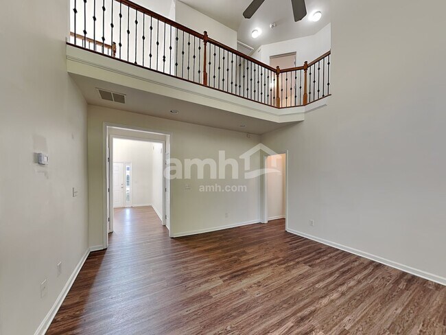 Building Photo - 383 Vine Mountain Way