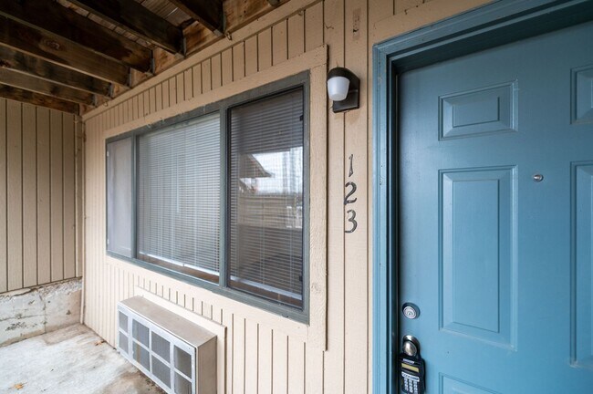 Floorplan - BRIARCLIFF STUDIOS