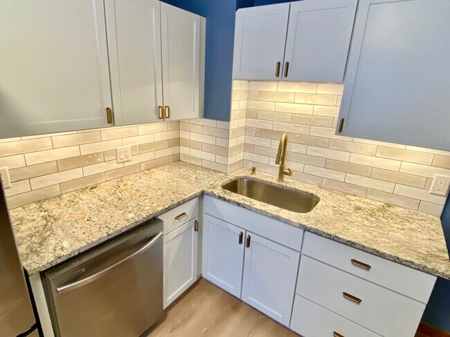 Building Photo - 5203 France Ave S