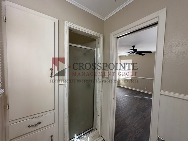 Building Photo - Tour Today! Newly Updated 3 Bedroom 2 Bath...