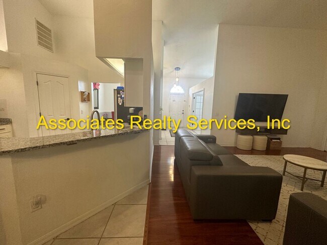 Building Photo - Beautiful 4 Bedroom/3 Bathroom in BROADMOOR!