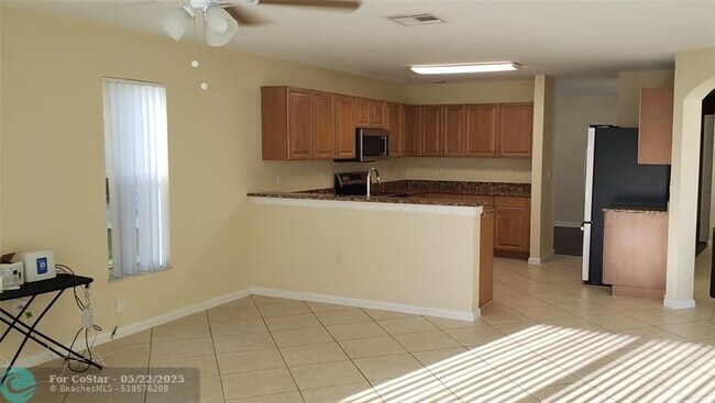 Building Photo - 2802 SW 165th Ave