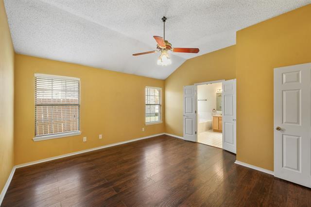 Building Photo - 2305 Valley Creek Dr