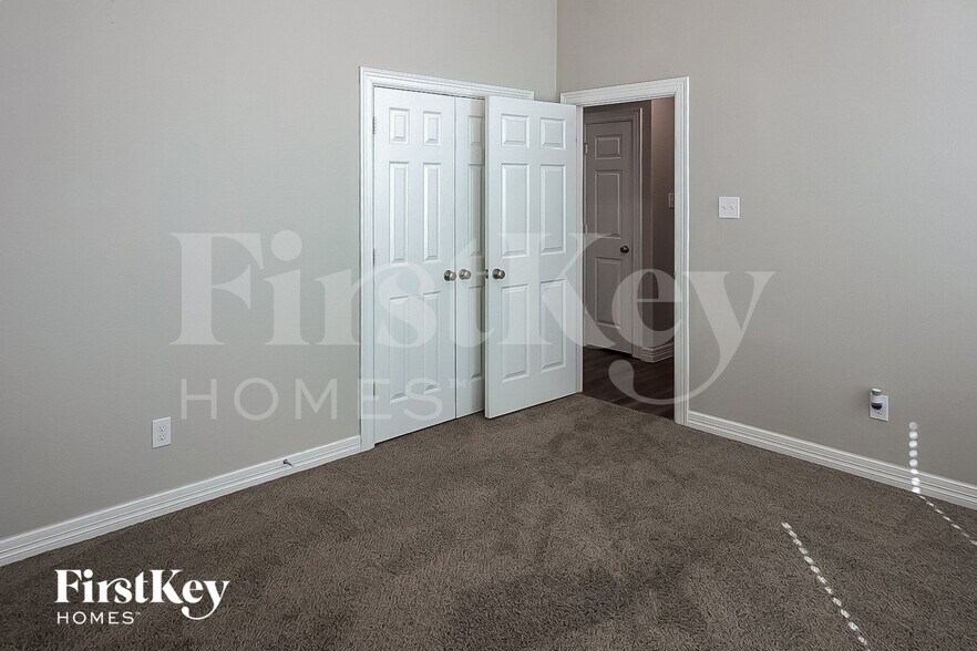 Building Photo - 27727 Halls Farms Ln