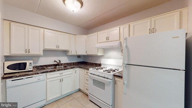 Building Photo - 5705 Indian Ct