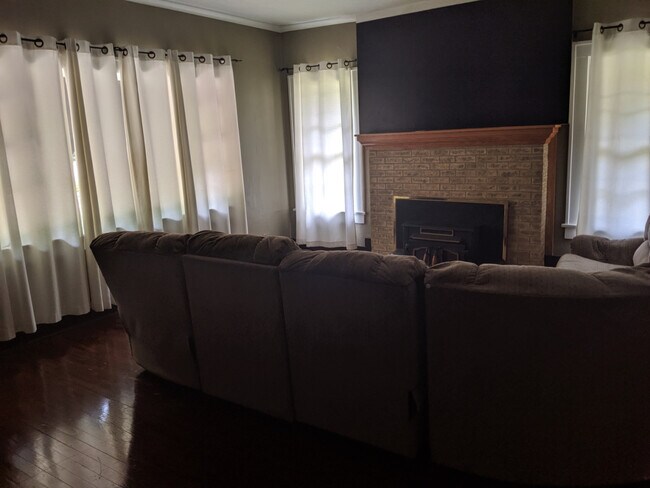 Building Photo - 1612 S Olive