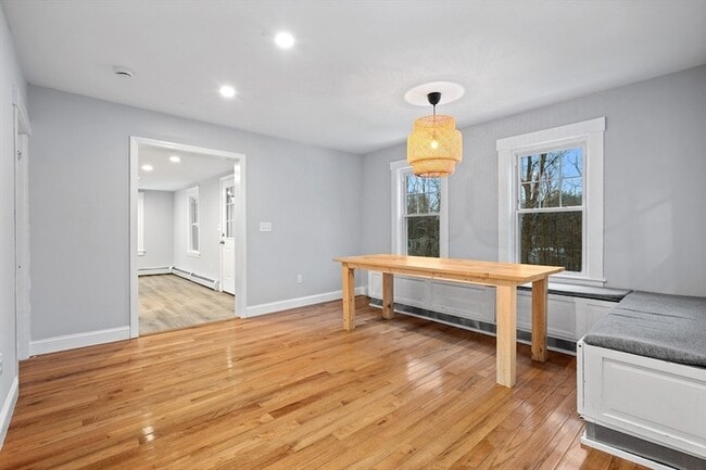 Building Photo - 656 Grove St