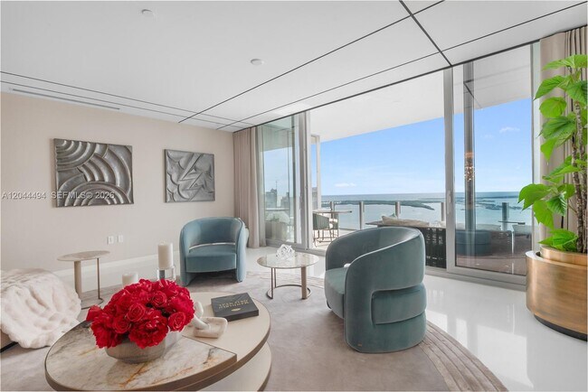 Building Photo - 300 Biscayne Blvd Way