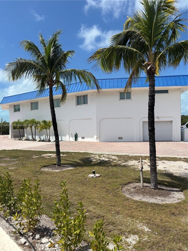 Building Photo - 7760 Aviation Blvd