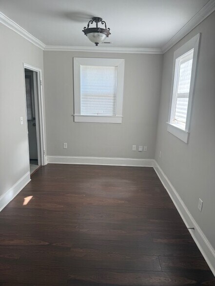 Building Photo - 22 Ridgeway Dr