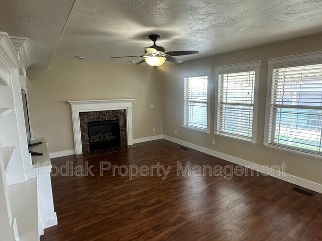 Building Photo - 1127 N 1285 W