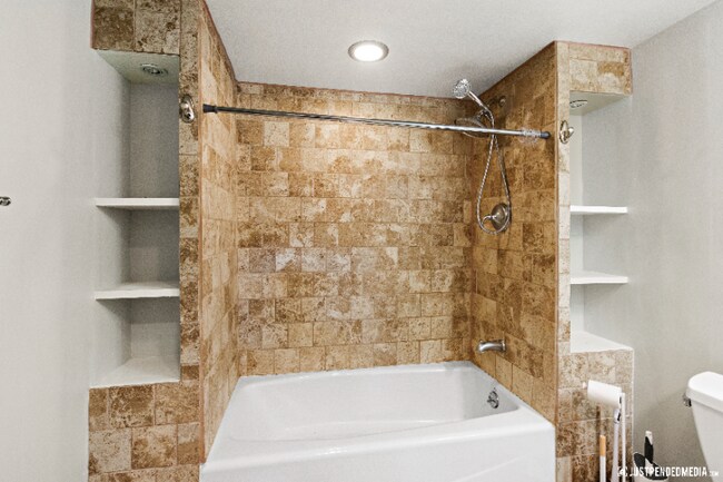 Building Photo - 9202 Cam Island Cir