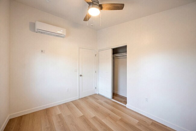 Building Photo - 9094 Los Coches Rd