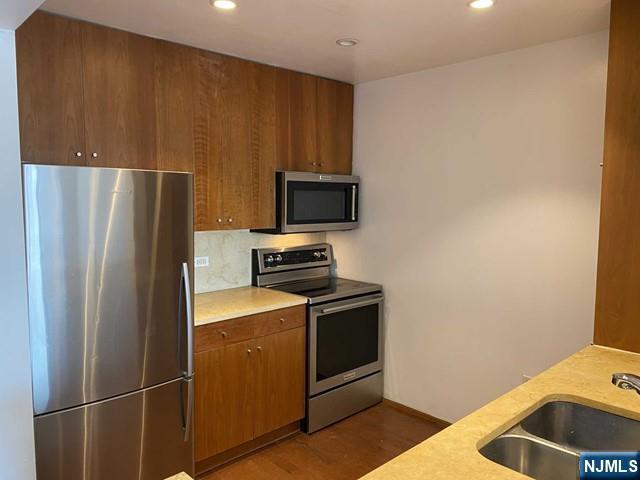 Building Photo - 2207 City