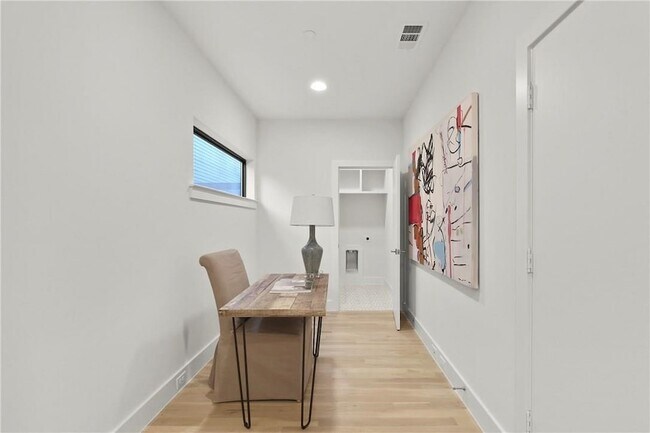 Building Photo - 2707 Kimsey Dr